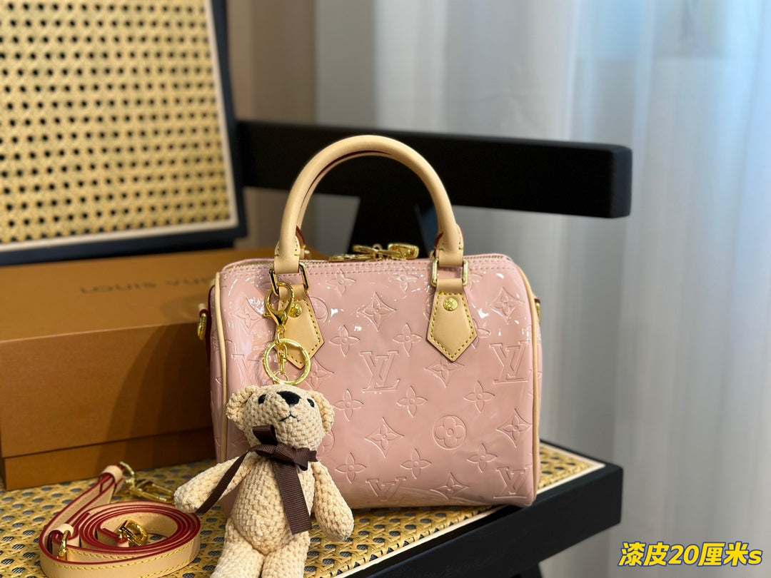 EN - Luxury Bags LUV 737