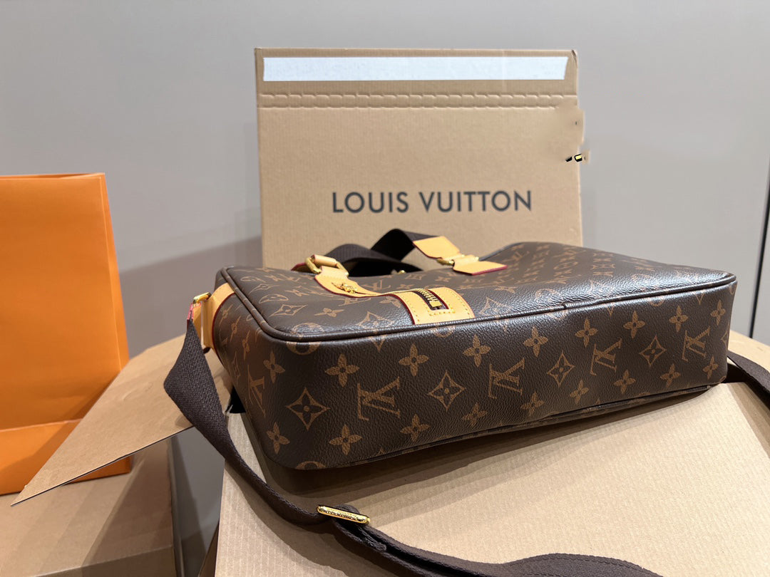 EN - Luxury Bags LUV 772