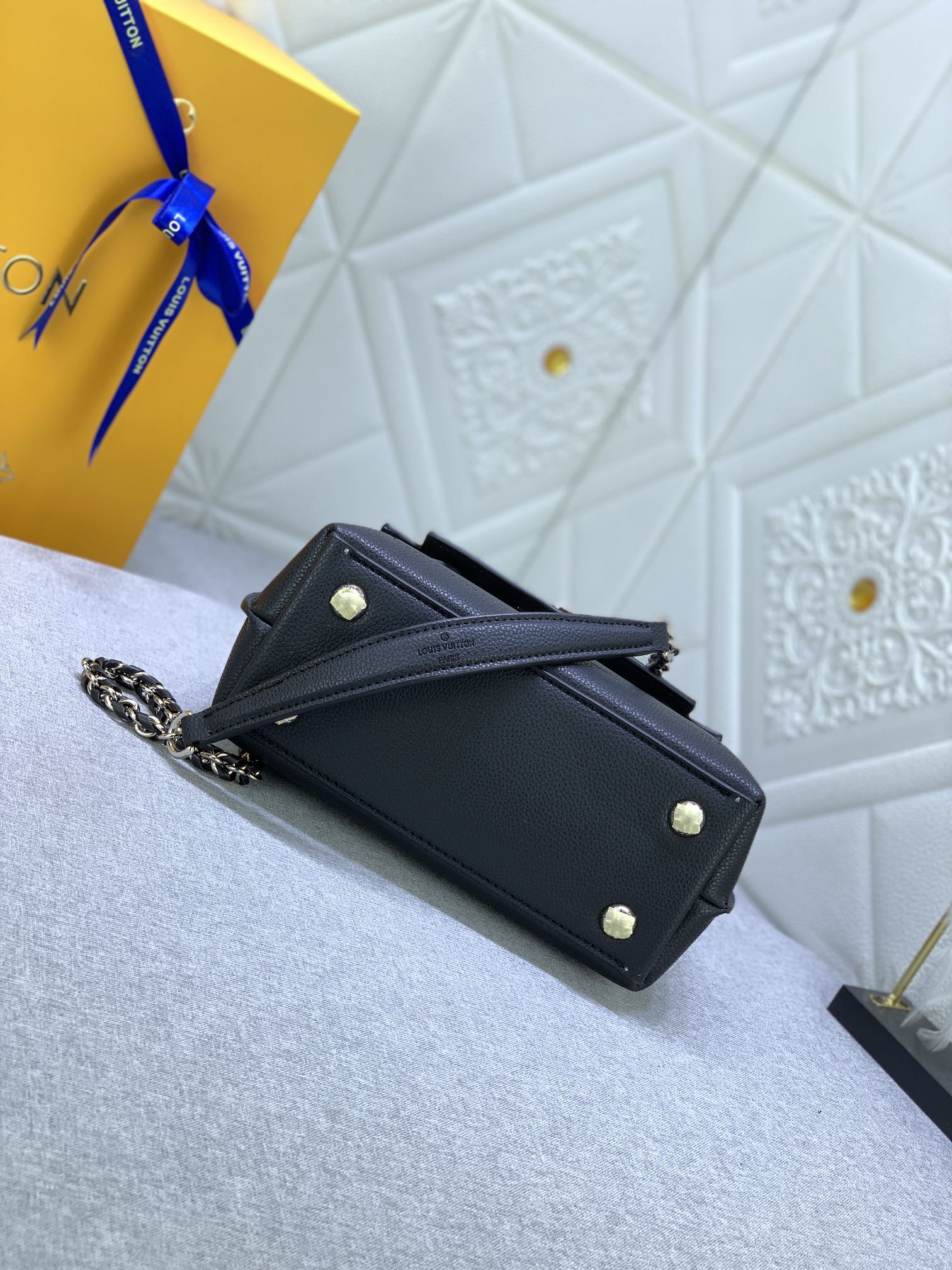 EN - Luxury Bags LUV 744