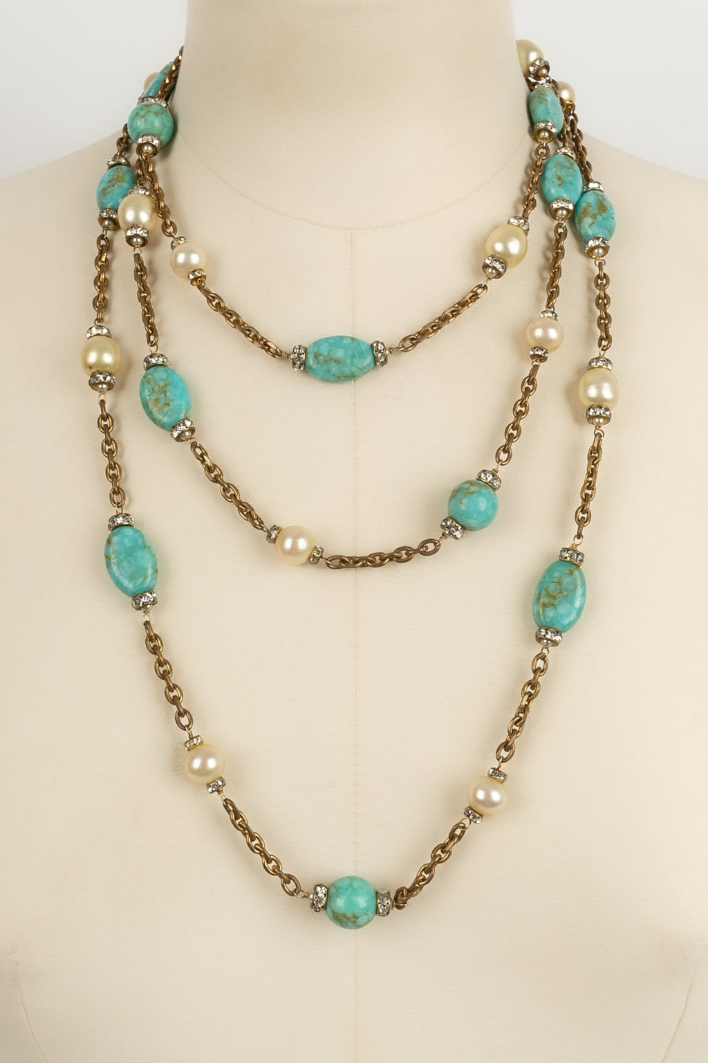 Collier. / sautoir ancien Chanel