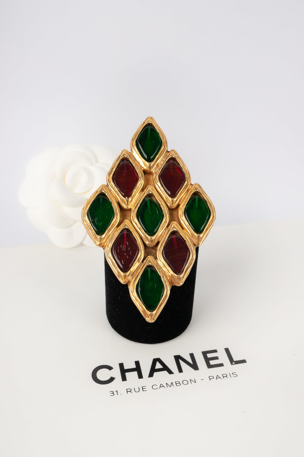 Broche losange Chanel
