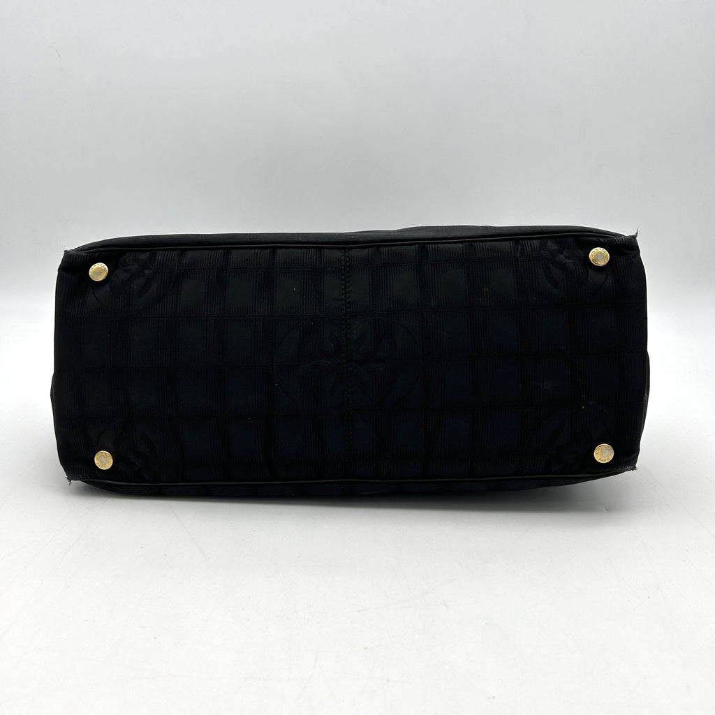 Pre-owned Chanel Tote Bagtravel Line Nylon Black  WD459597