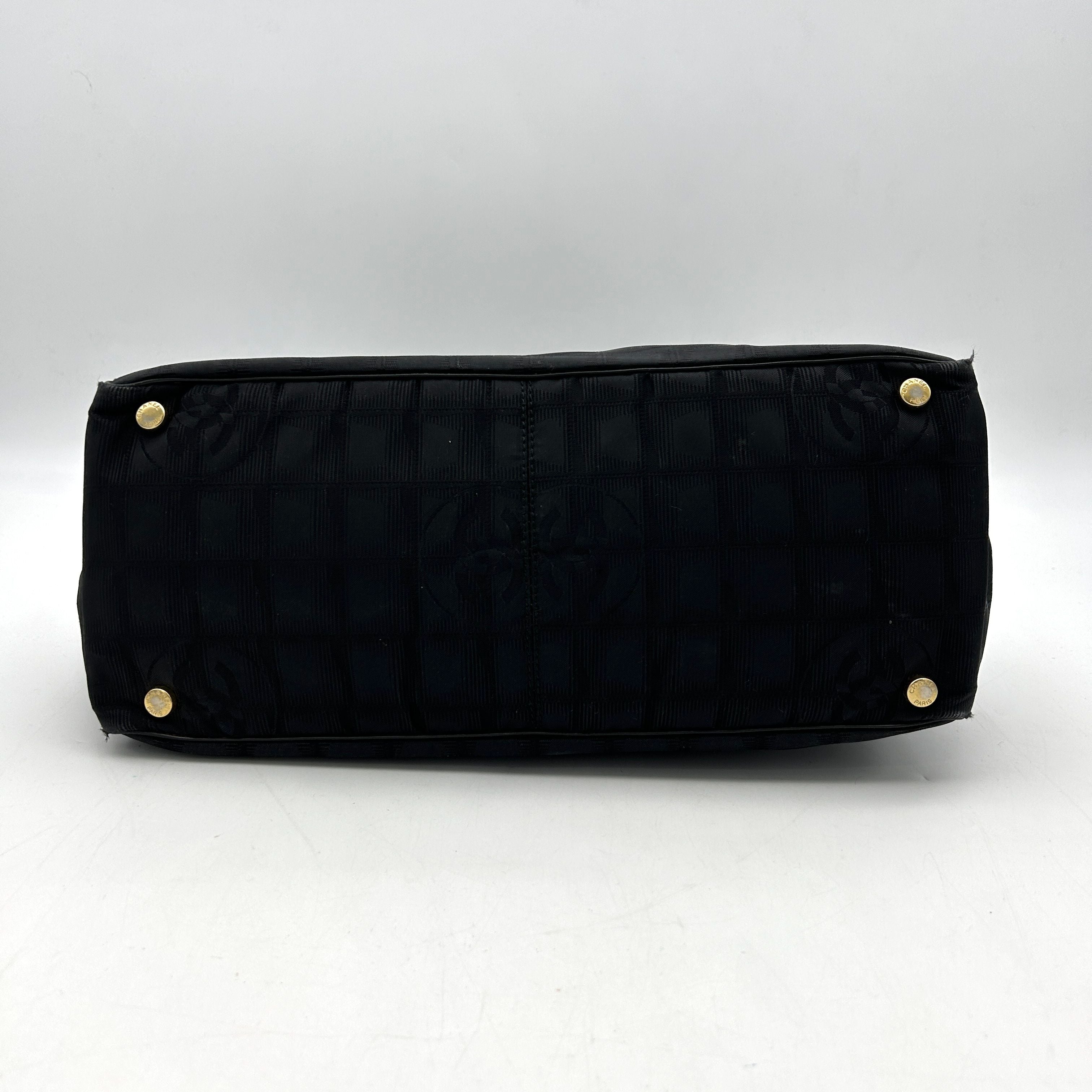 Pre-owned Chanel Tote Bagtravel Line Nylon Black  WD459597
