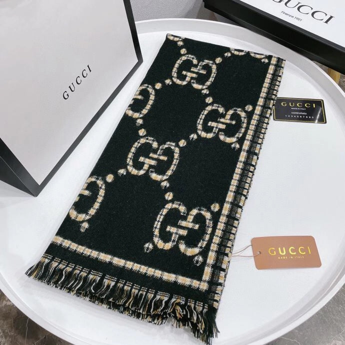 EN - Luxury GCI Scarf 025