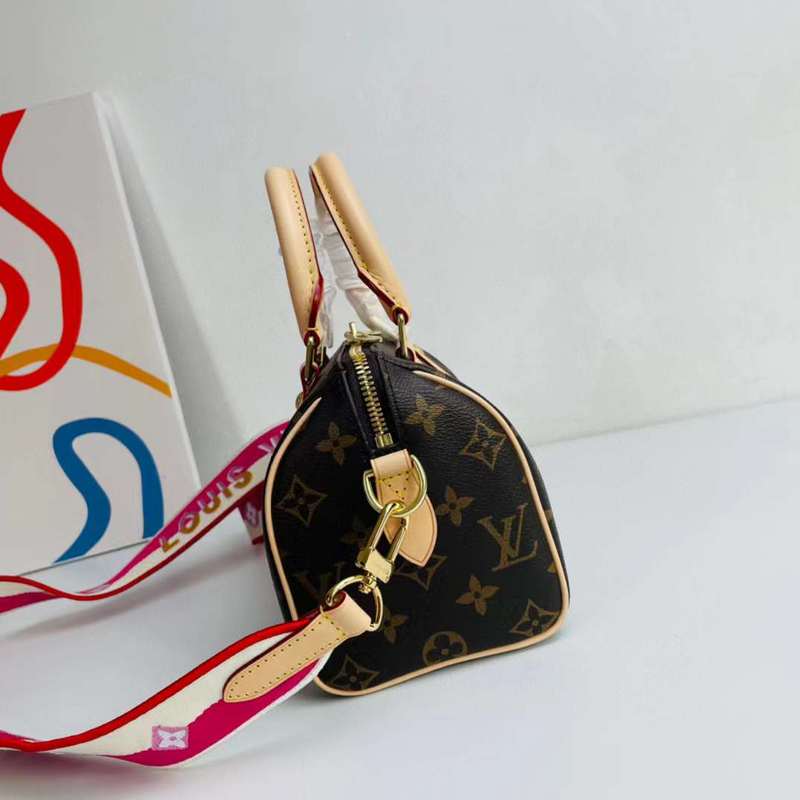 LOV2 Bags - Luxurious Bags  1111