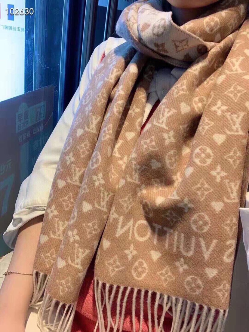 EN - Luxury LUV  Scarf 032