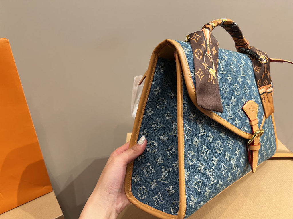 EN - Luxury Bags LUV 729