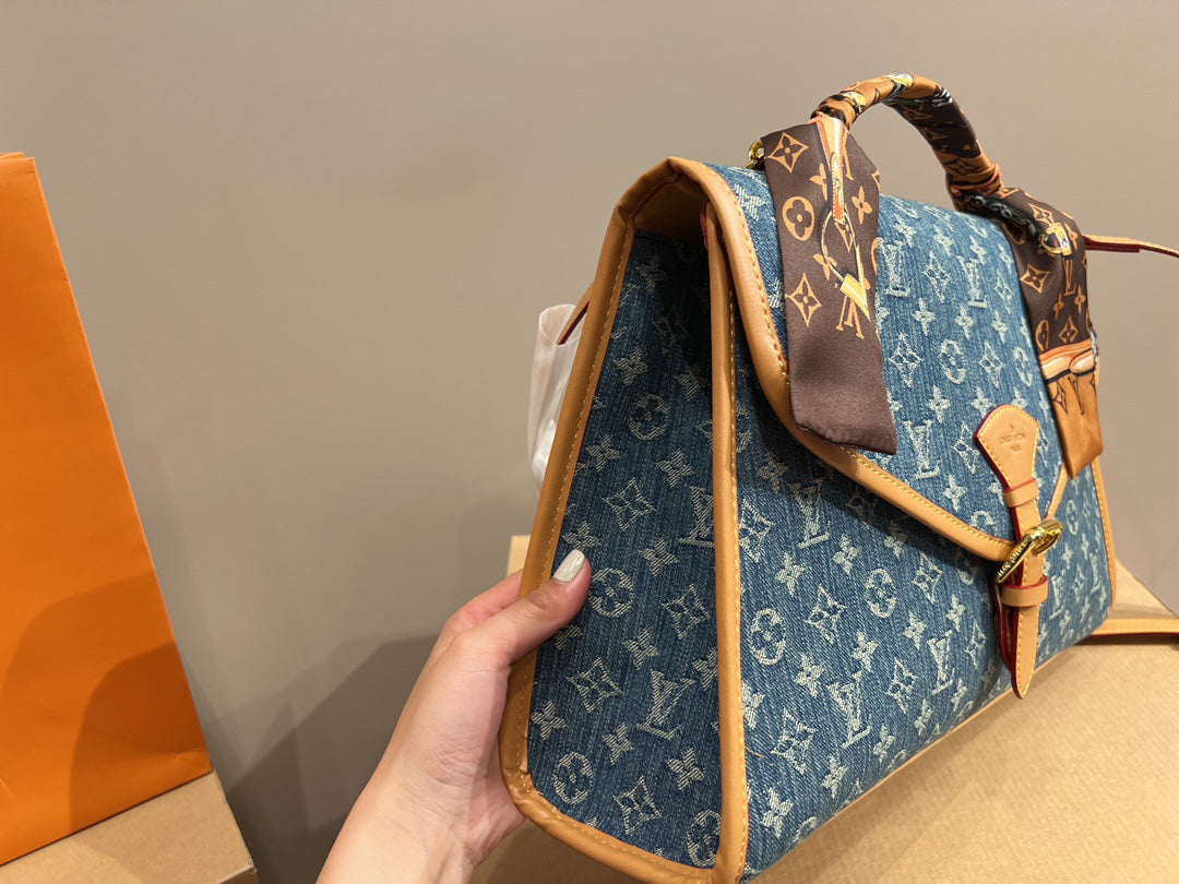 EN - Luxury Bags LUV 729