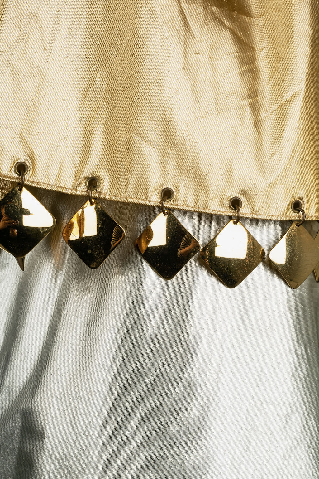 Robe dorÃƒÆ’Ã‚Â©e et argentÃƒÆ’Ã‚Â©e Paco Rabanne