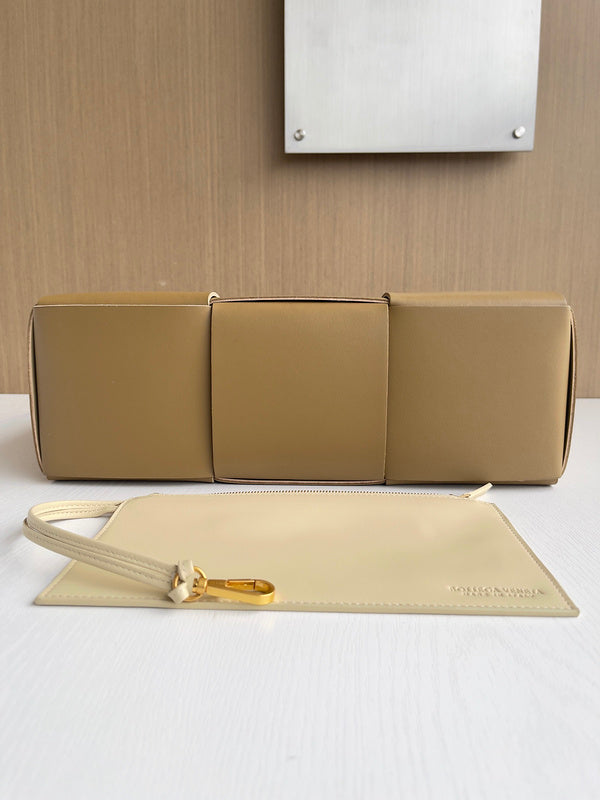 Glamy - BOV Bags - 710