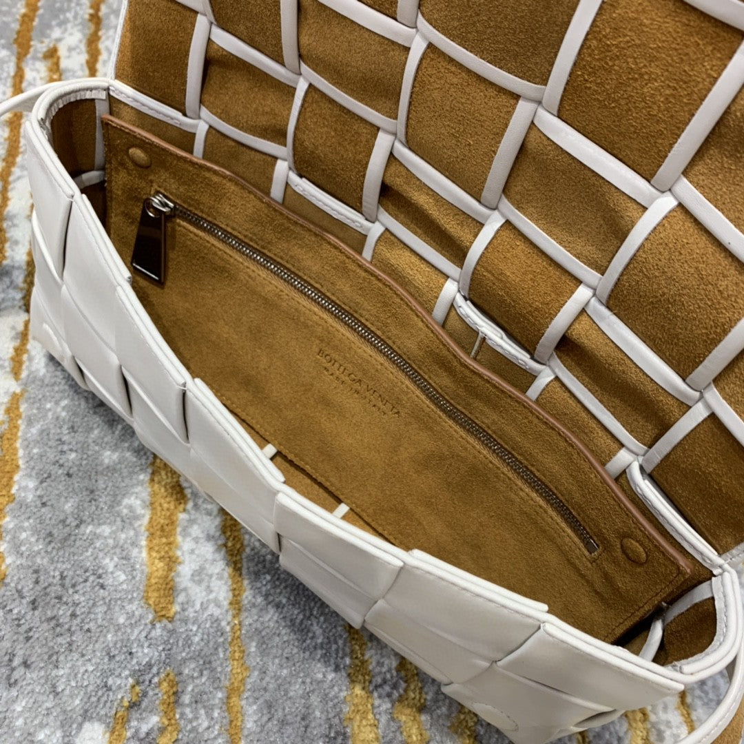 GLAMI Brick Cassette Bag For Women 11in/28cm In White
