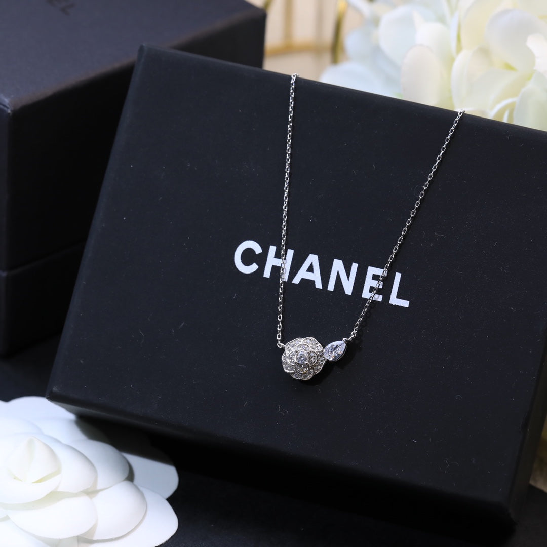 EN - Lux Necklace CHL007