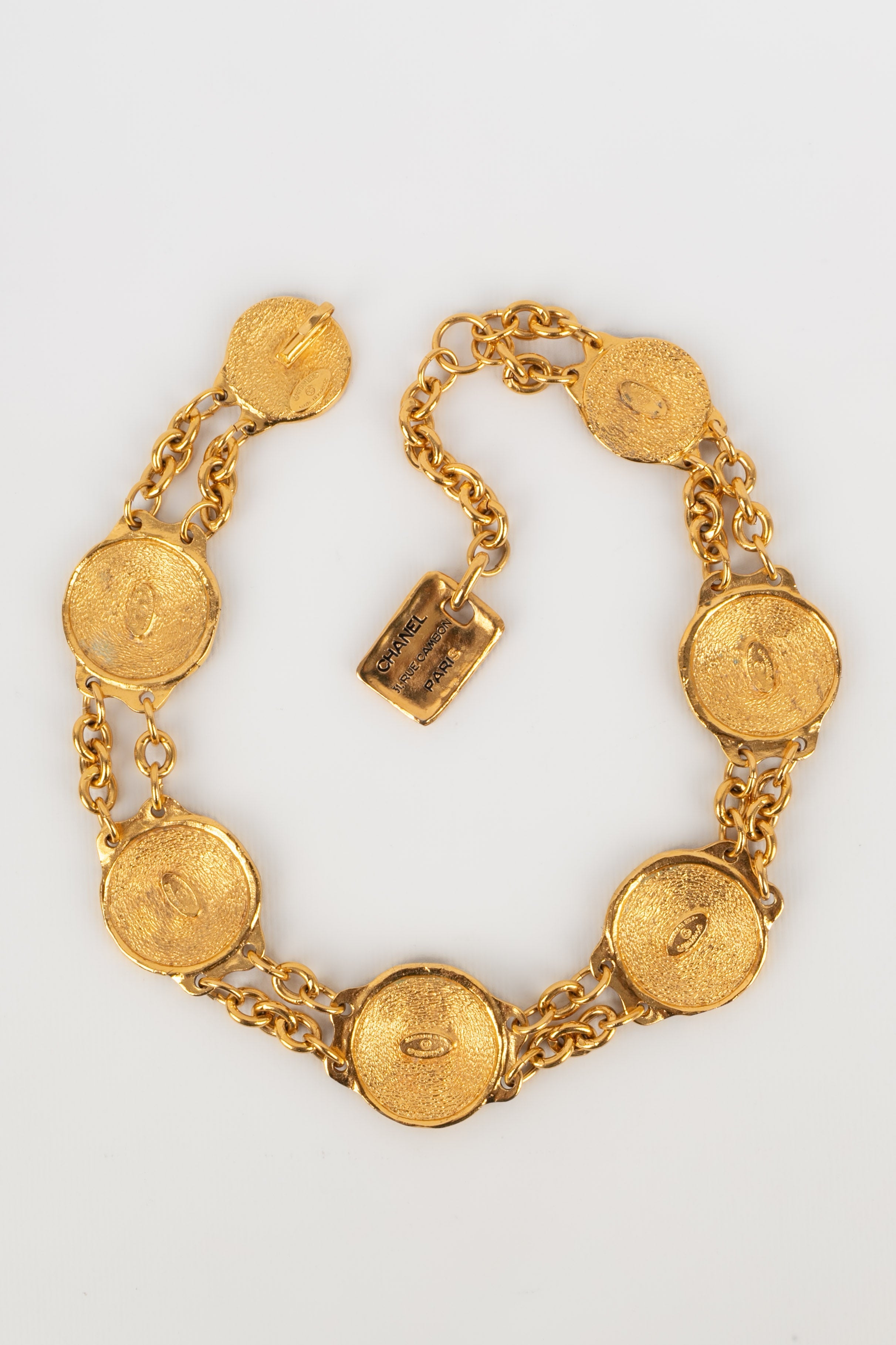 Collier court en mÃƒÆ’Ã‚Â©tal dorÃƒÆ’Ã‚Â© Chanel