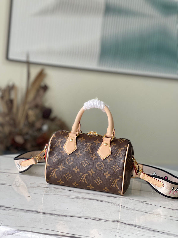 Fashion Lu-Vi bags - 4878