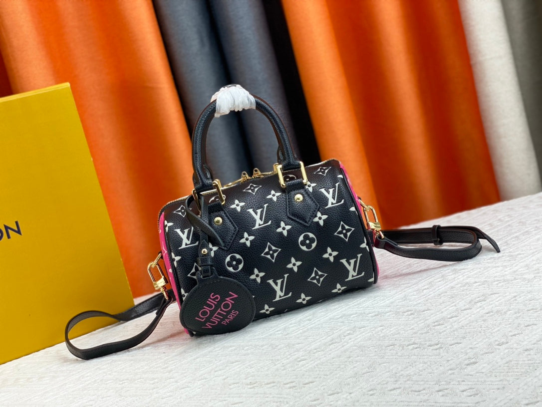 EN - Luxury Bags LUV 779