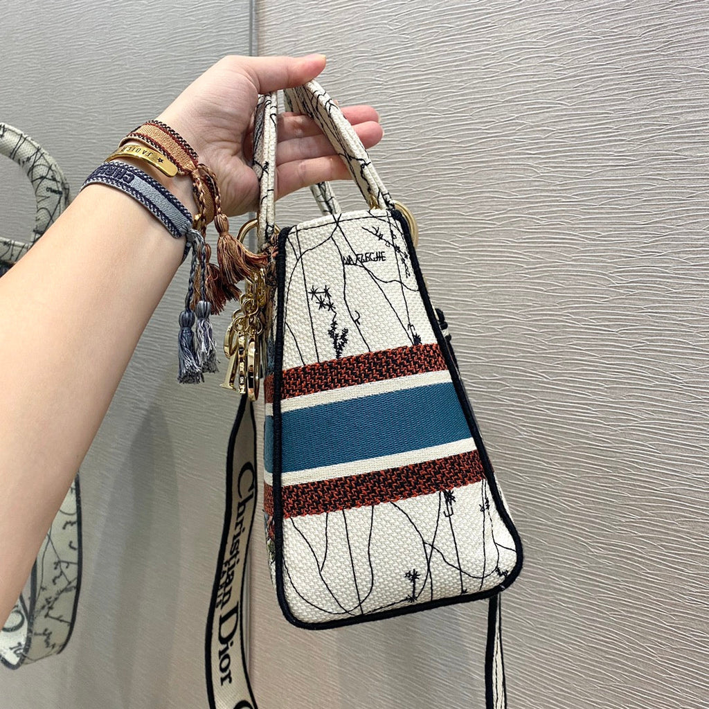 GLAMI MeGLAMIum Lady D-Lite Bag Latte Multicolor Constellation Embroidery, Latte Handbags, Crossbody Bags, 24cm CD M0565ORHP_M941