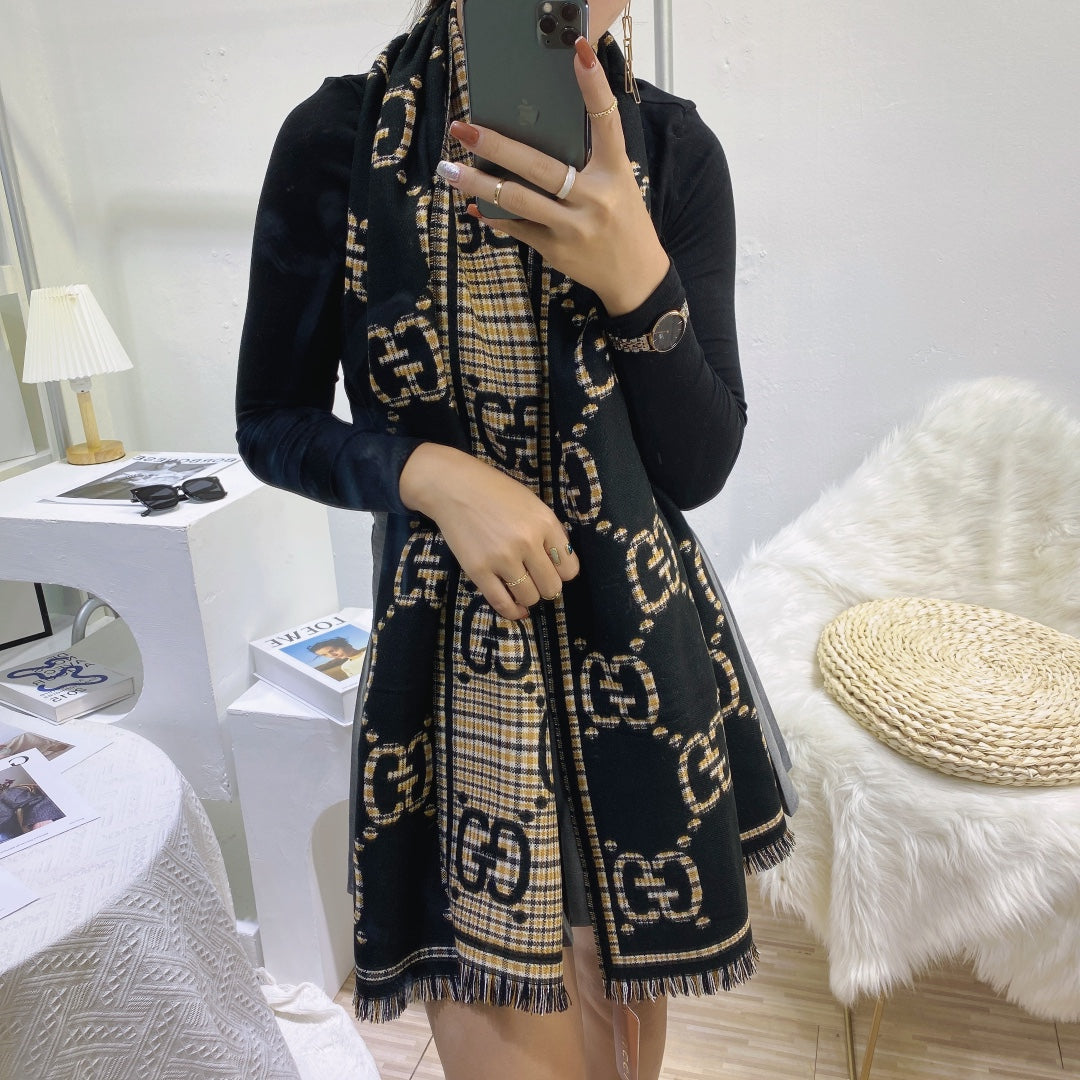 EN - Luxury GCI Scarf 027