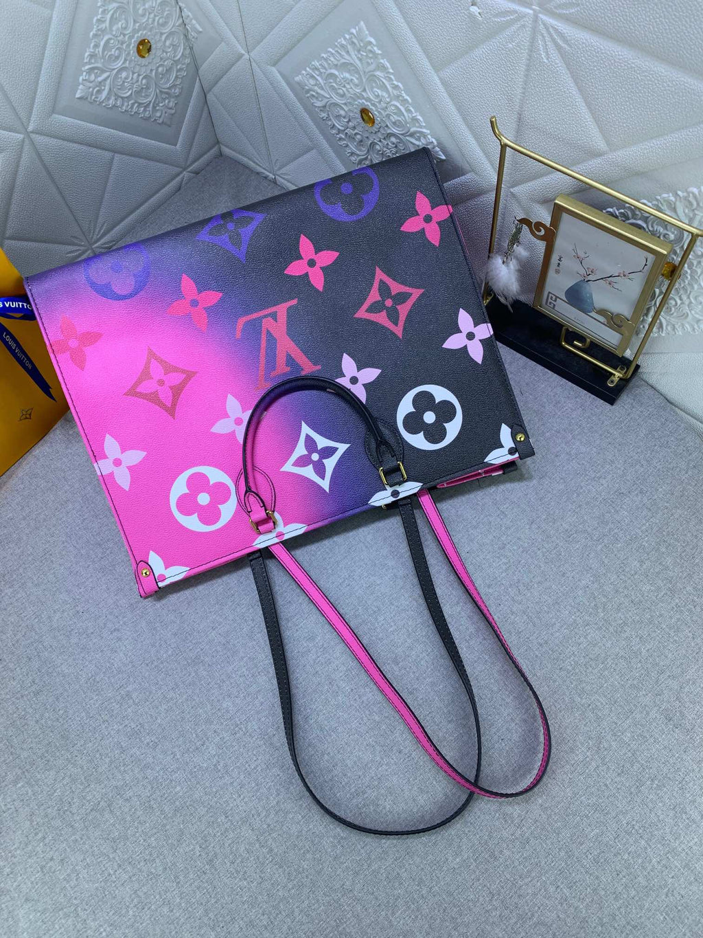 EN - Luxury Bags LUV 749
