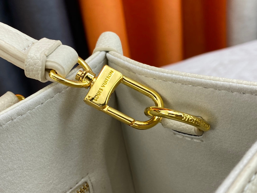 EN - Luxury Bags LUV 798