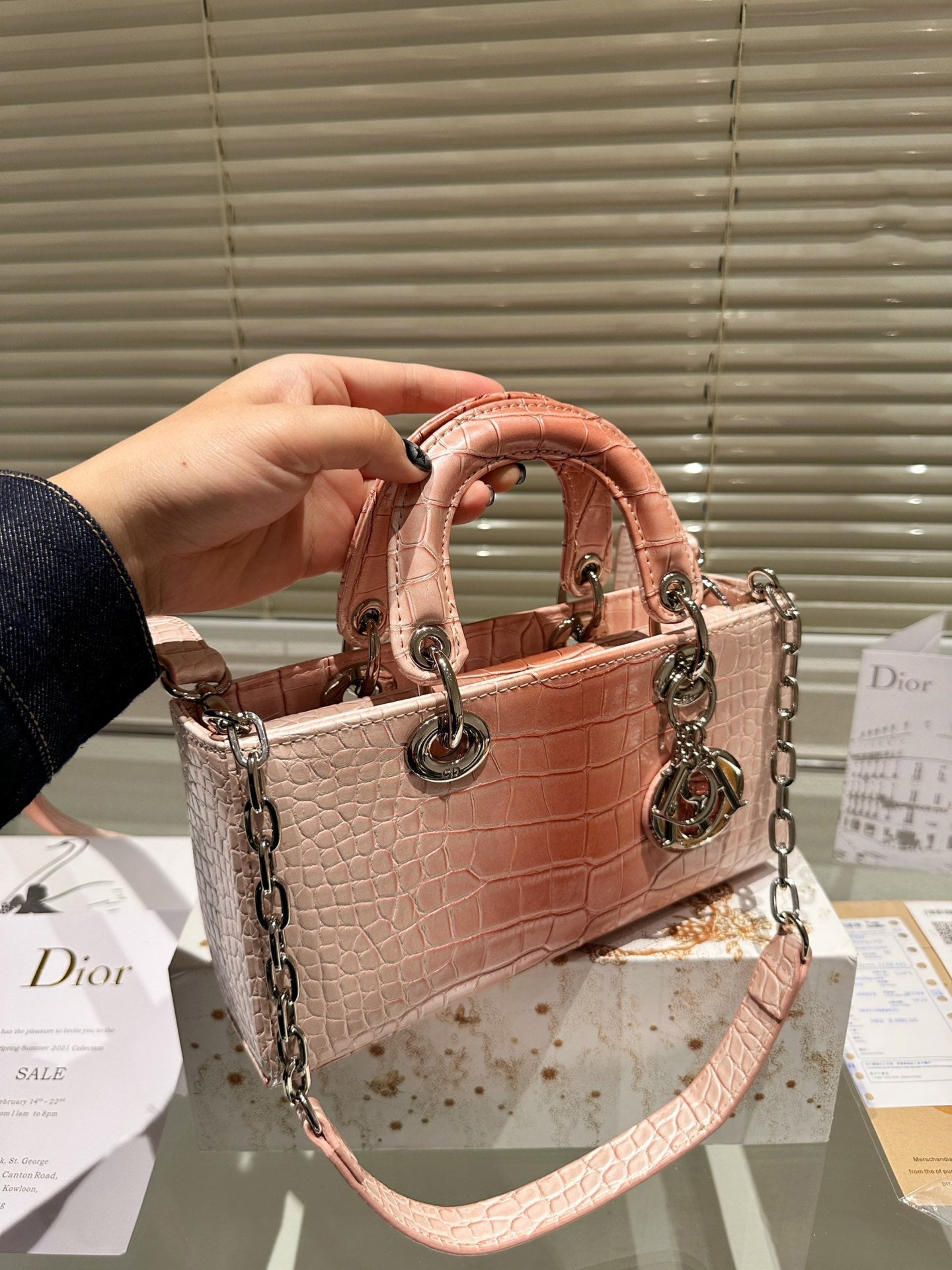 EN - Luxury Bags DIR 372