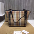 GLAMI The Small Canter Horseferry Check Tote Black For Women, WomenÃ¢â‚¬â„¢s Bags 11.6in/29.5cm