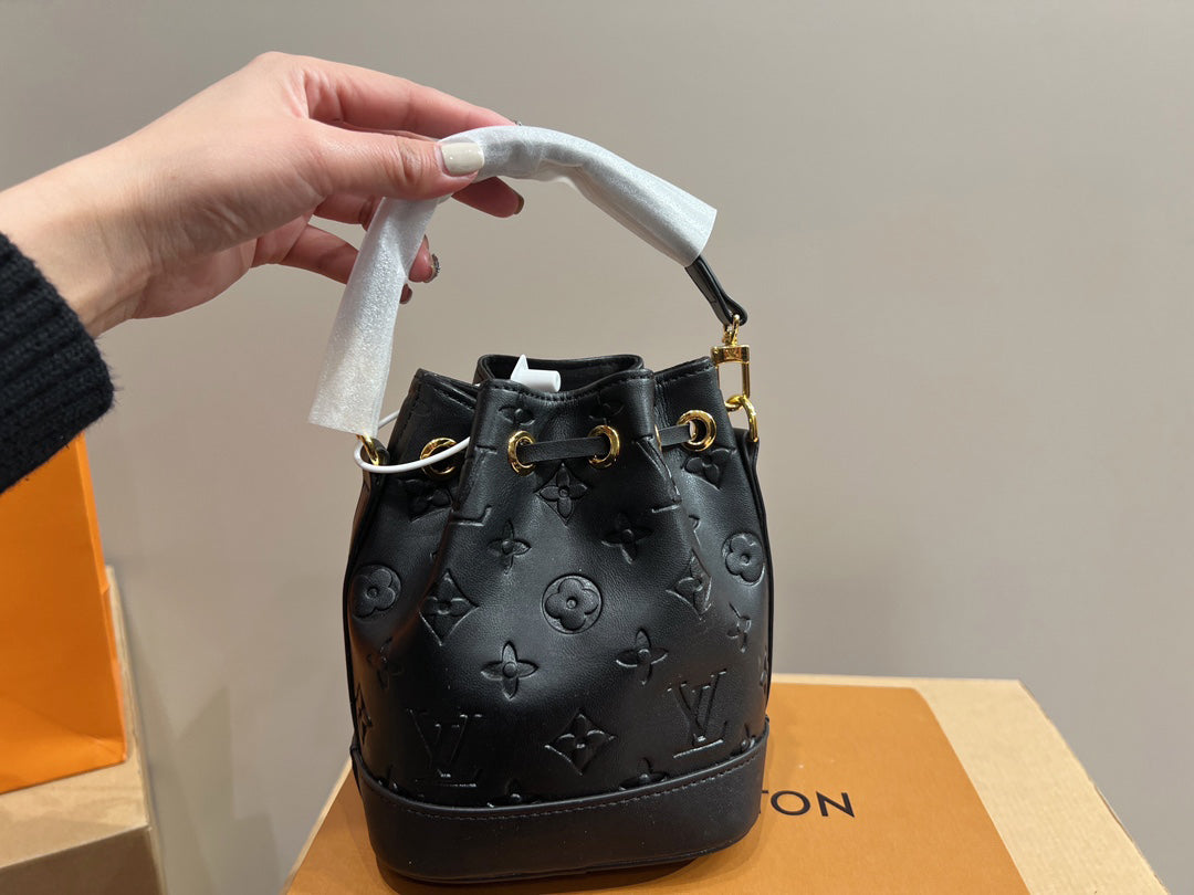 EN - Luxury Bags LUV 755
