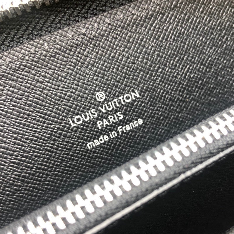 LOV2 Bags - Luxurious Bags  2349