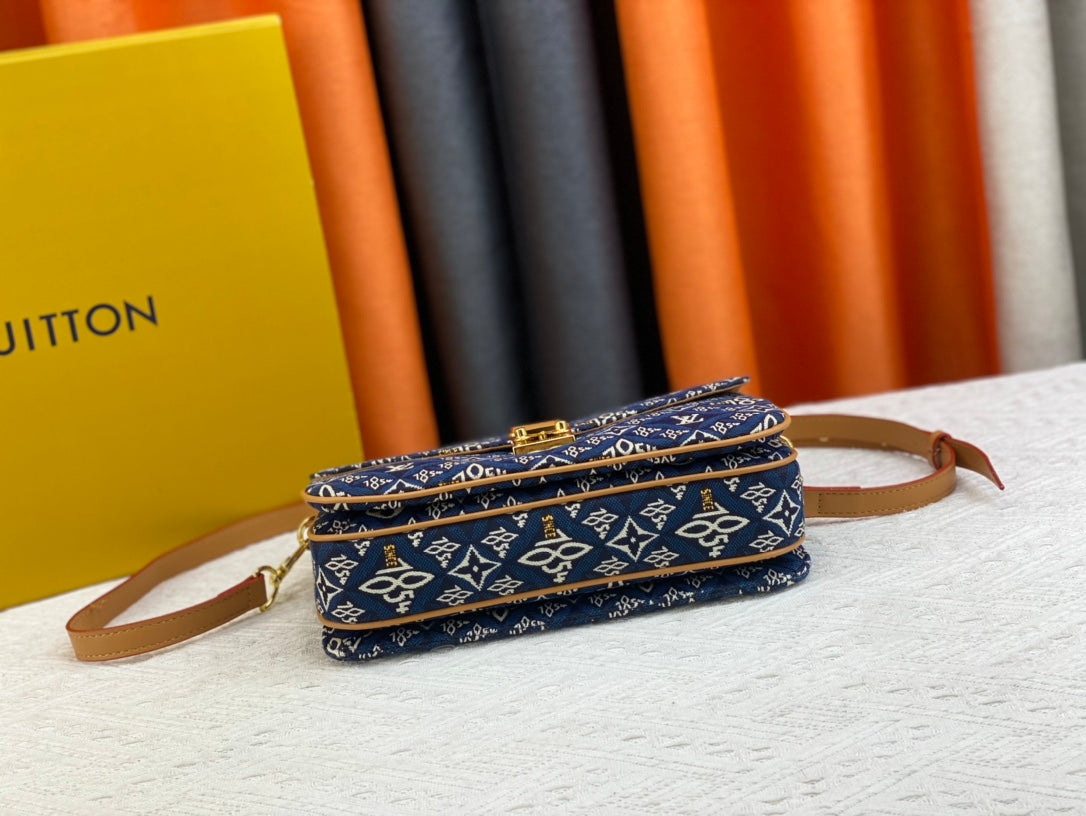 EN - Luxury Bags LUV 802
