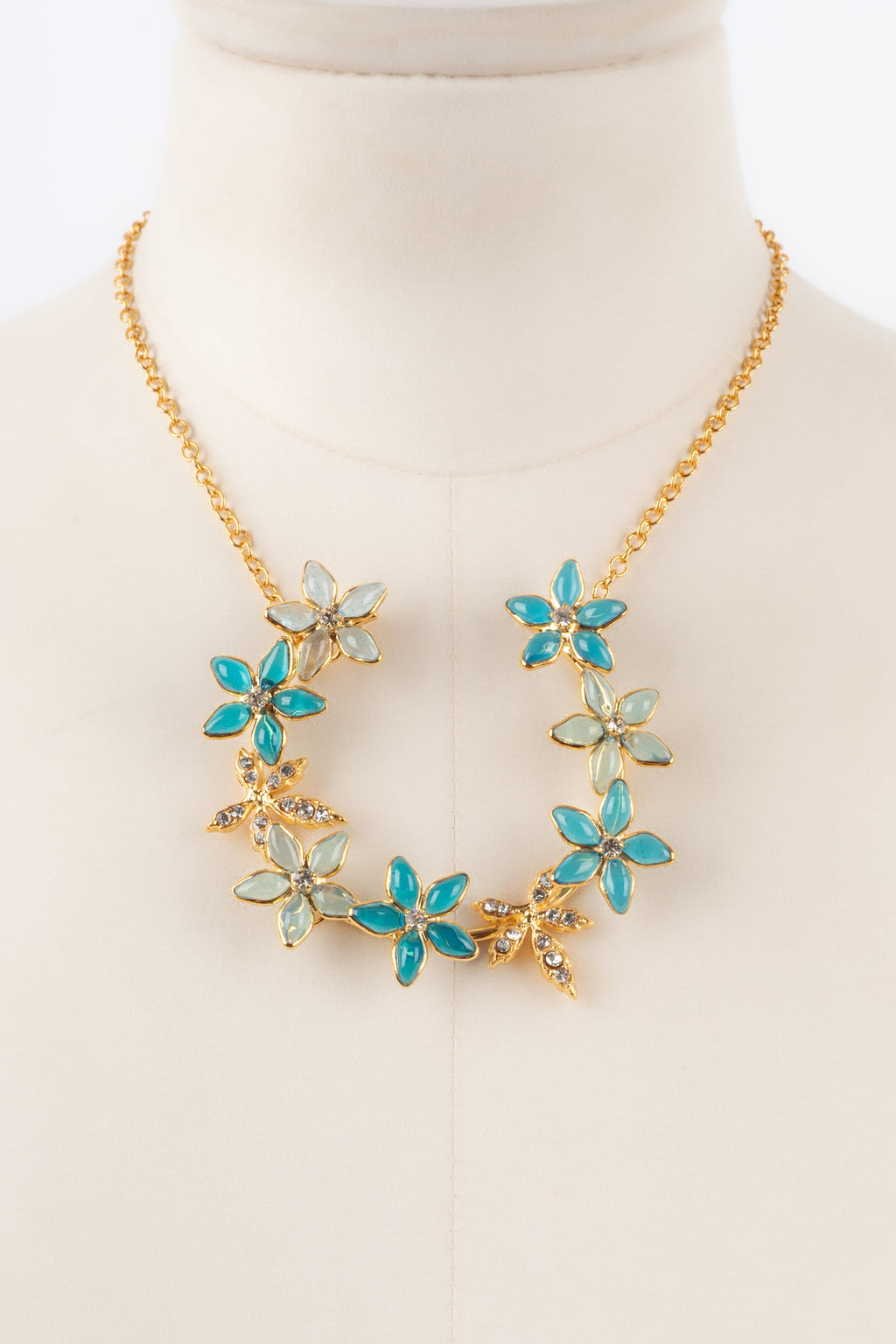 Collier Augustine