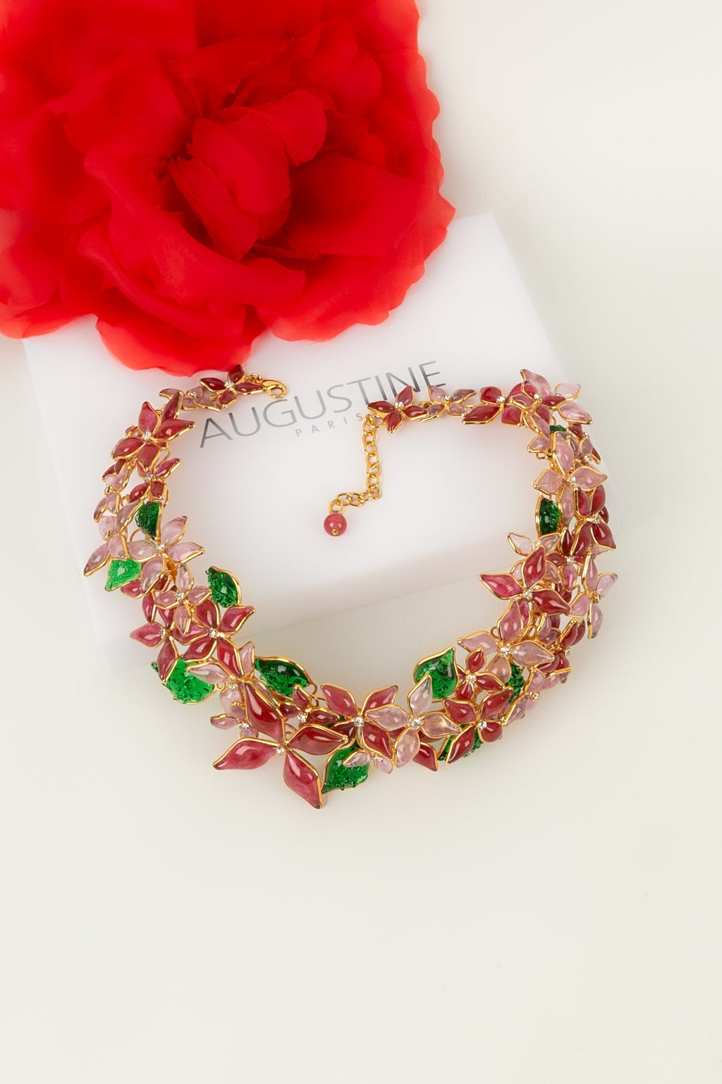 Collier Augustine