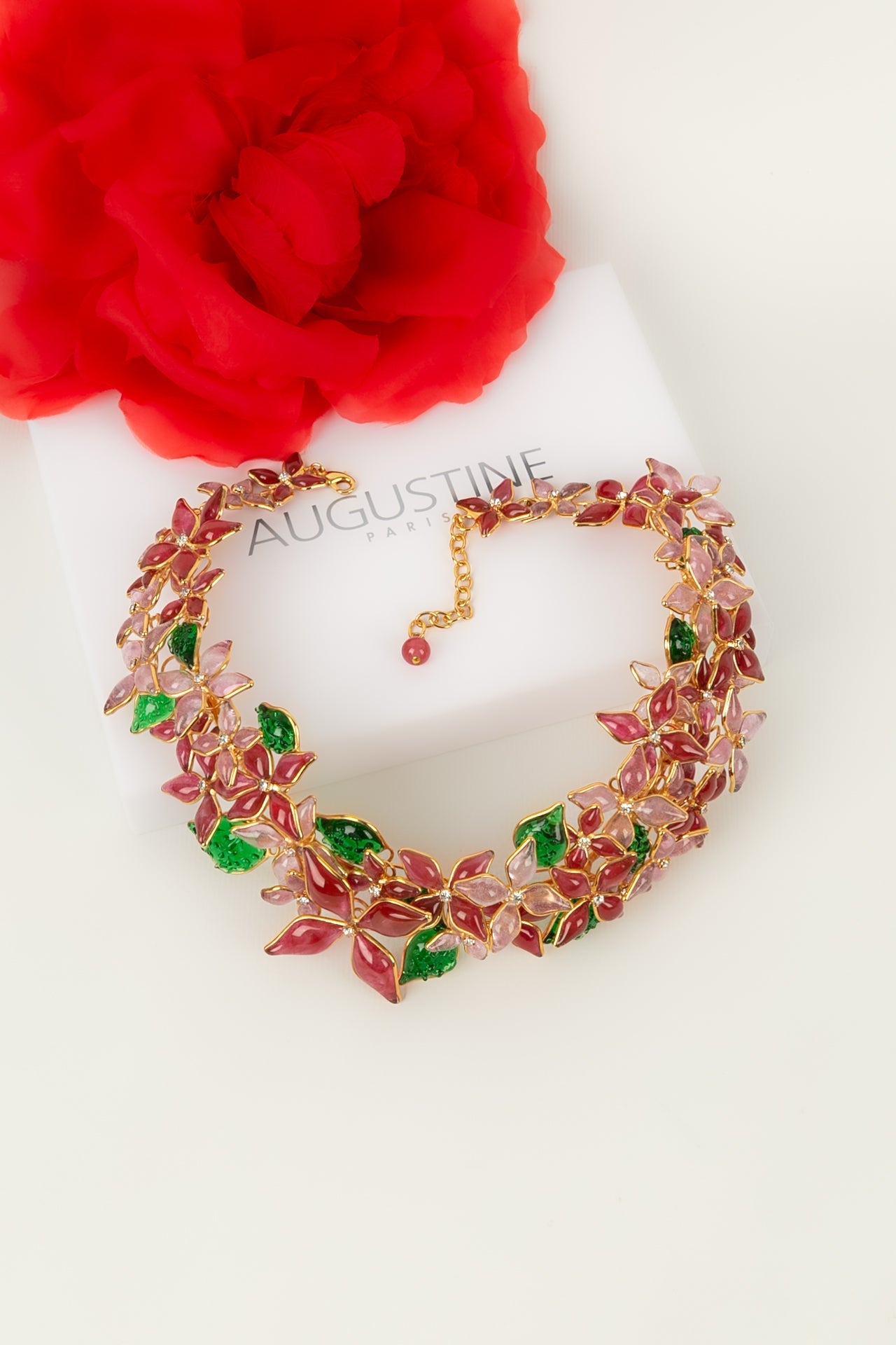 Collier Augustine