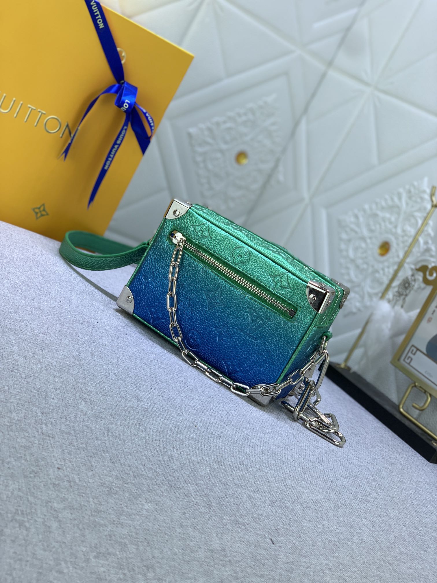 EN - New Bag LUV 644
