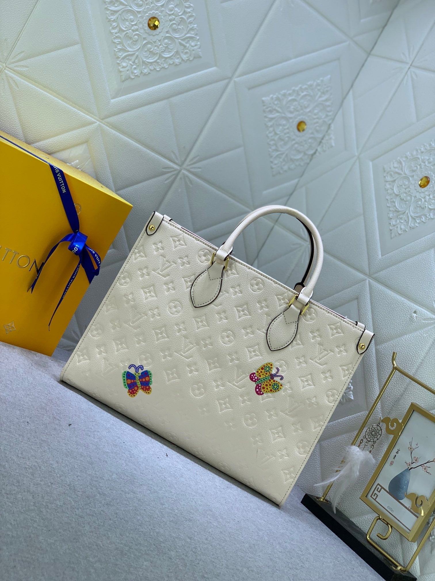 EN - Luxury Bags LUV 768