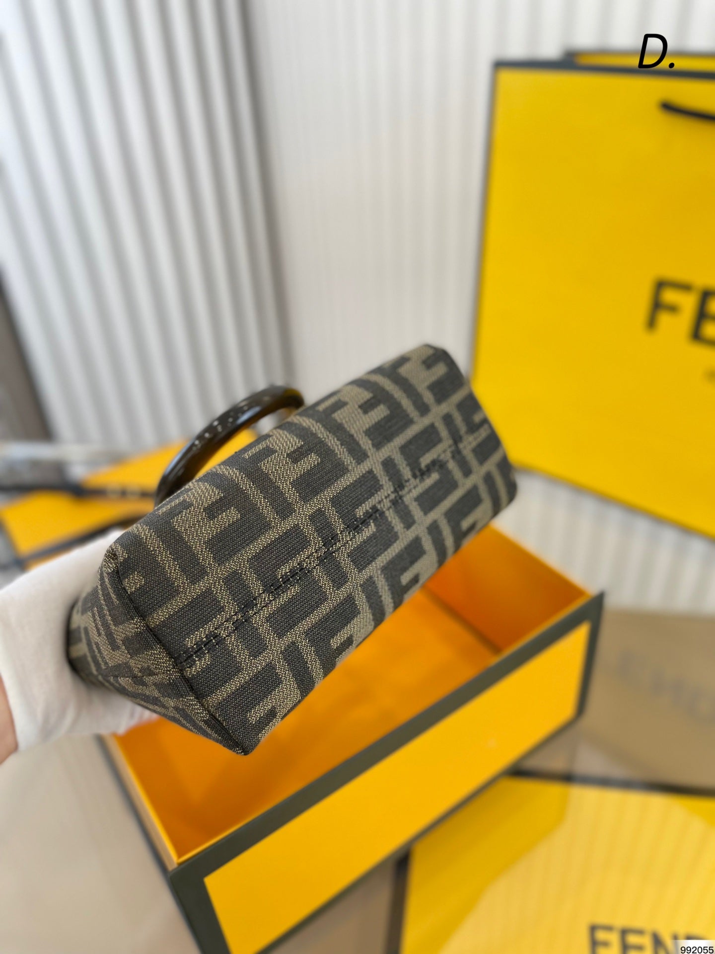 EN - New Lux Bags FEI 276