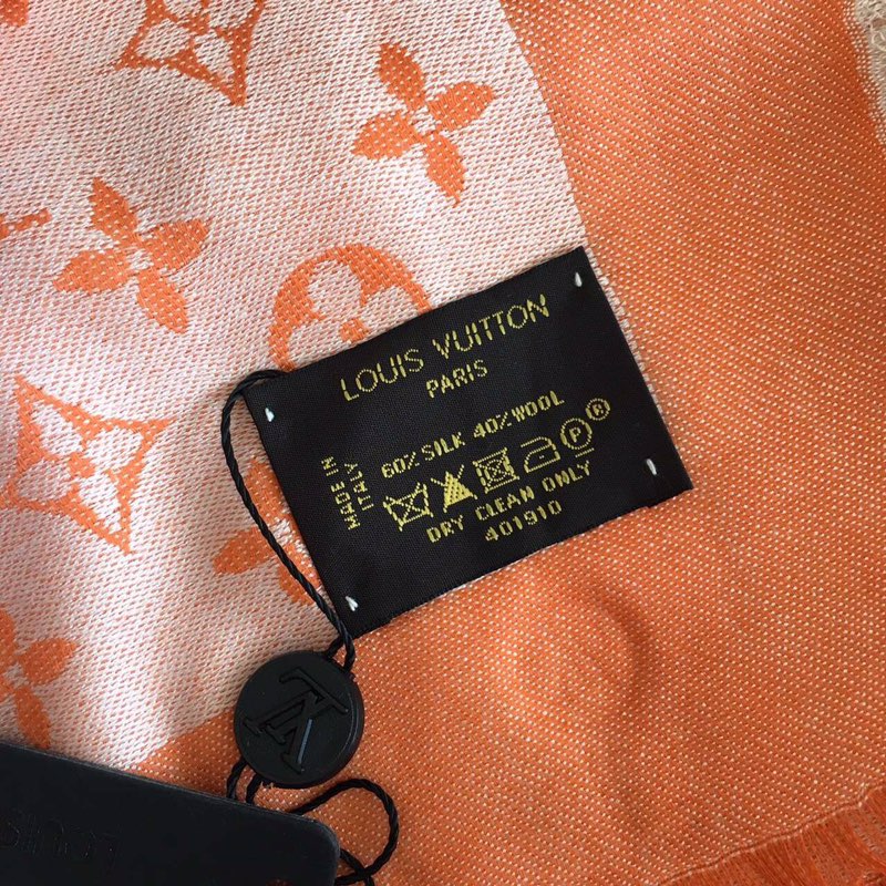 EN - Luxury LUV  Scarf 025