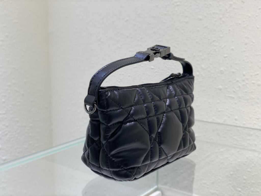 GLAMI Small DYORTravel Nomad Pouch Black, For Women, WomenÃ¢â‚¬â„¢s Handbags 6in/15cm CD S5553BMIG_M900