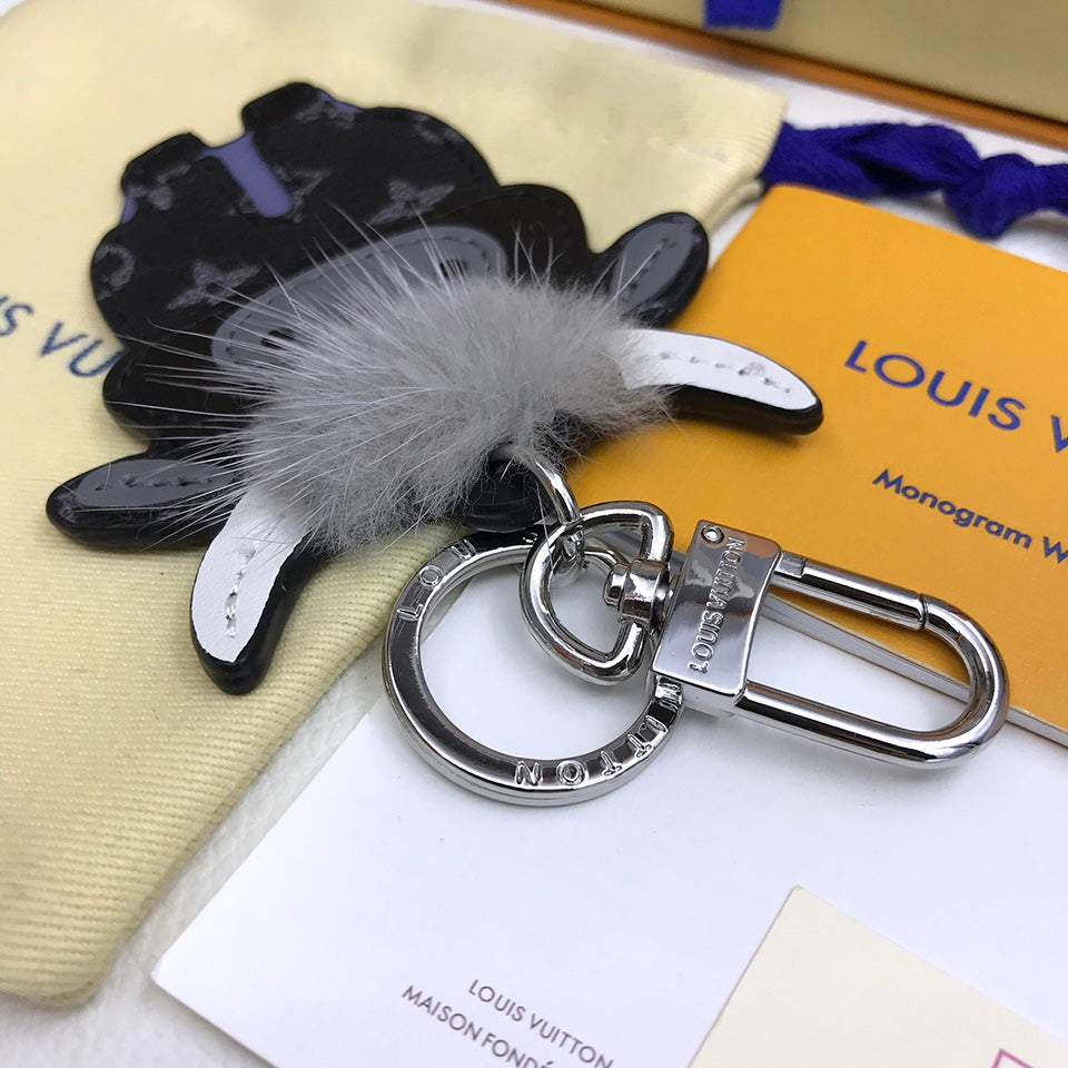 EN - Lux Keychains LUV 081