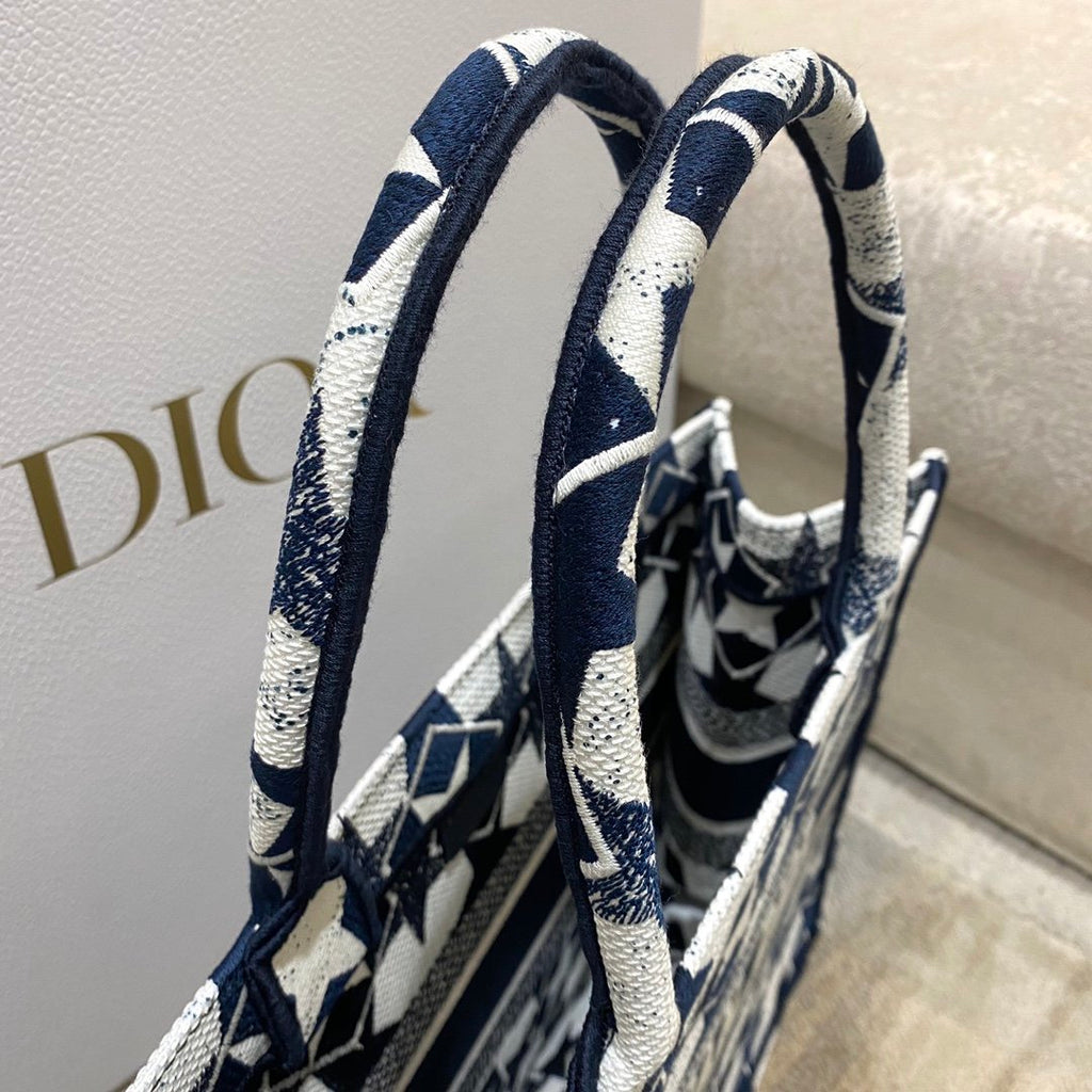 GLAMI MeGLAMIum Book Tote Bag in Ãƒâ€°toile Embroidery Bag, Blue/White, For Women WomenÃ¢â‚¬â„¢s Handbags, 36cm CD