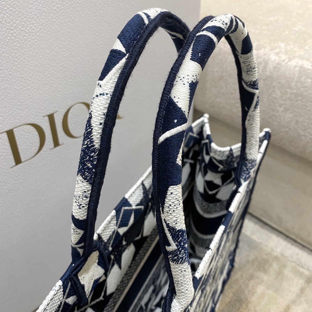 GLAMI MeGLAMIum Book Tote Bag in Ãƒâ€°toile Embroidery Bag, Blue/White, For Women WomenÃ¢â‚¬â„¢s Handbags, 36cm CD
