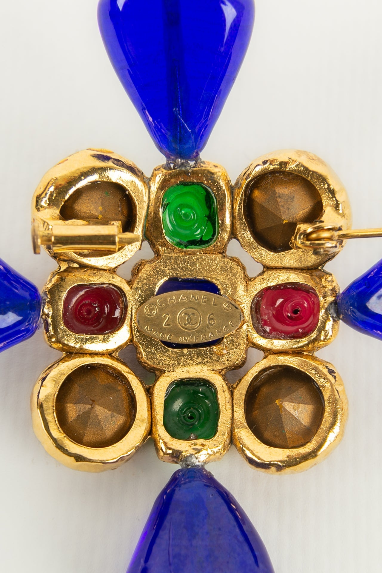 Broche en pÃƒÆ’Ã‚Â¢te de verre Chanel
