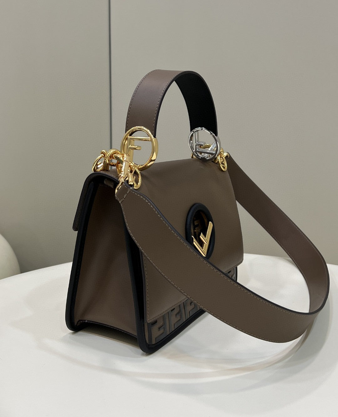 FI Kan I F MeGLAMIum Brown Bag For Woman 18cm/7in 8BT284A651F13VK