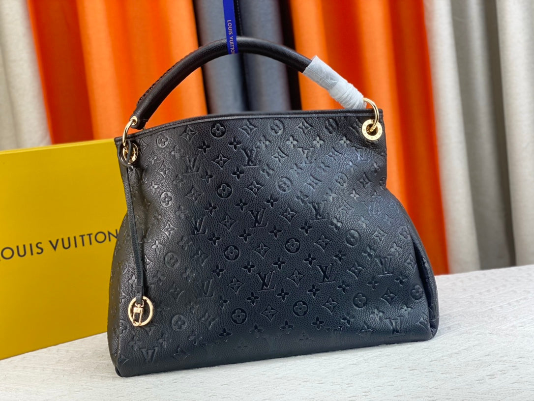 EN - Luxury Bags LUV 771