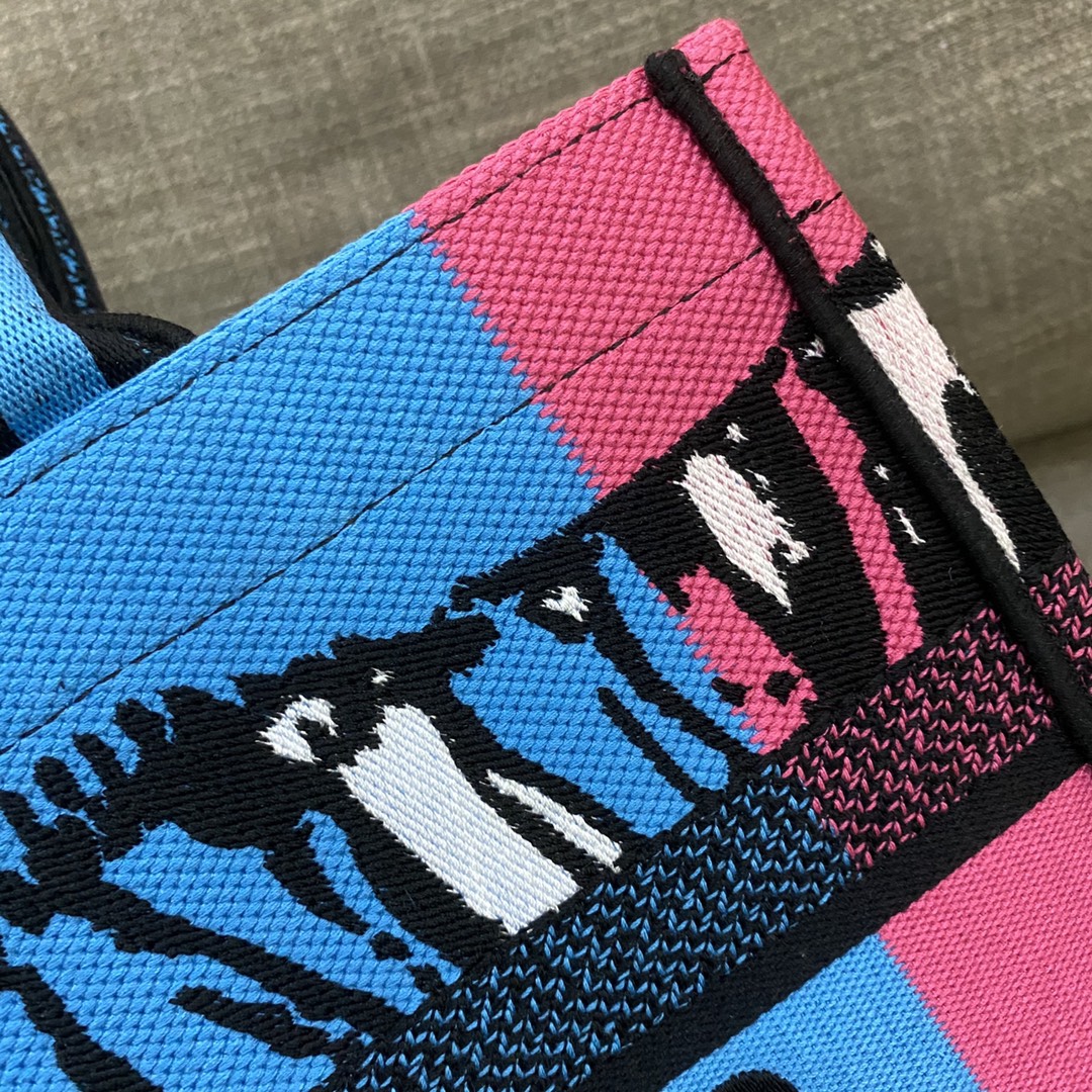 GLAMI MeGLAMIum Book Tote Bright Blue and Bright Pink D-Jungle Pop Embroidery, Blue/Pink, For Women WomenÃ¢â‚¬â„¢s Handbags, 36cm CD M1296ZRON_M888