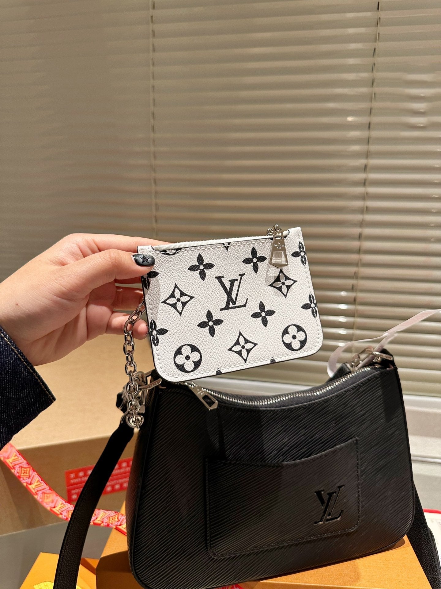 EN - Luxury Bags LUV 774