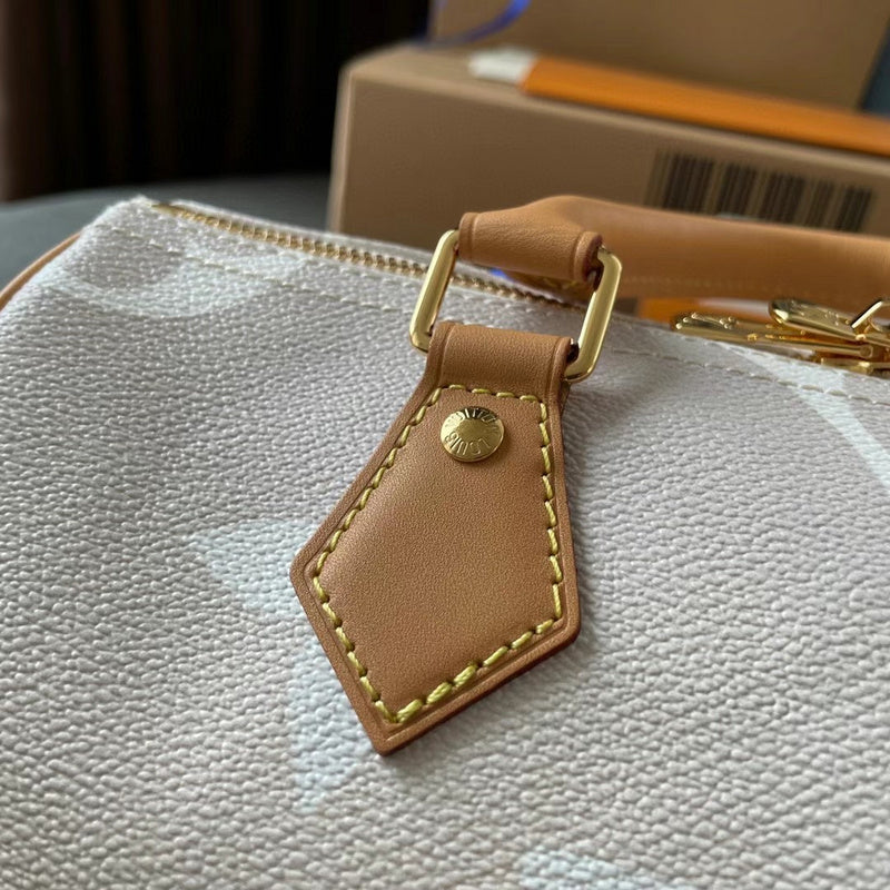 LOV2 Bags - Luxurious Bags  2523