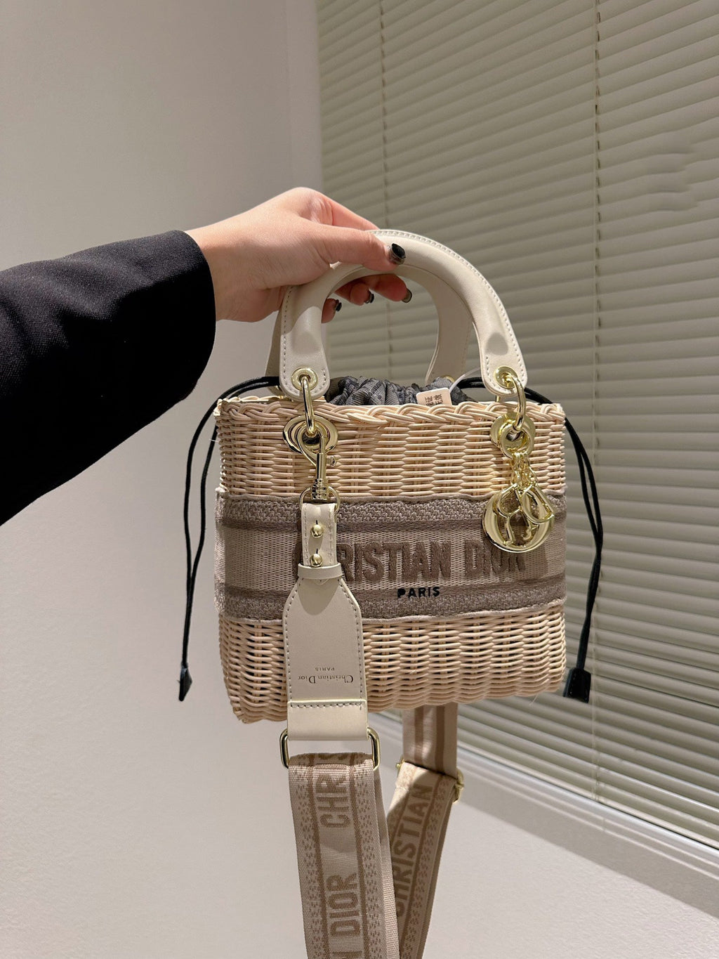 EN - Luxury Bags DIR 366