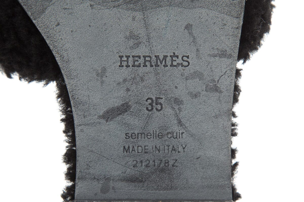 HermÃƒÆ’Ã‚Â¨s "Oran" Black Shearling Slides SZ 35