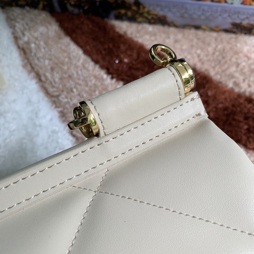 GLAMI MeGLAMIum Sicily Bag In Quilted White For Women 10.2in/26cm GLAMI GLAMI6002AW59180002