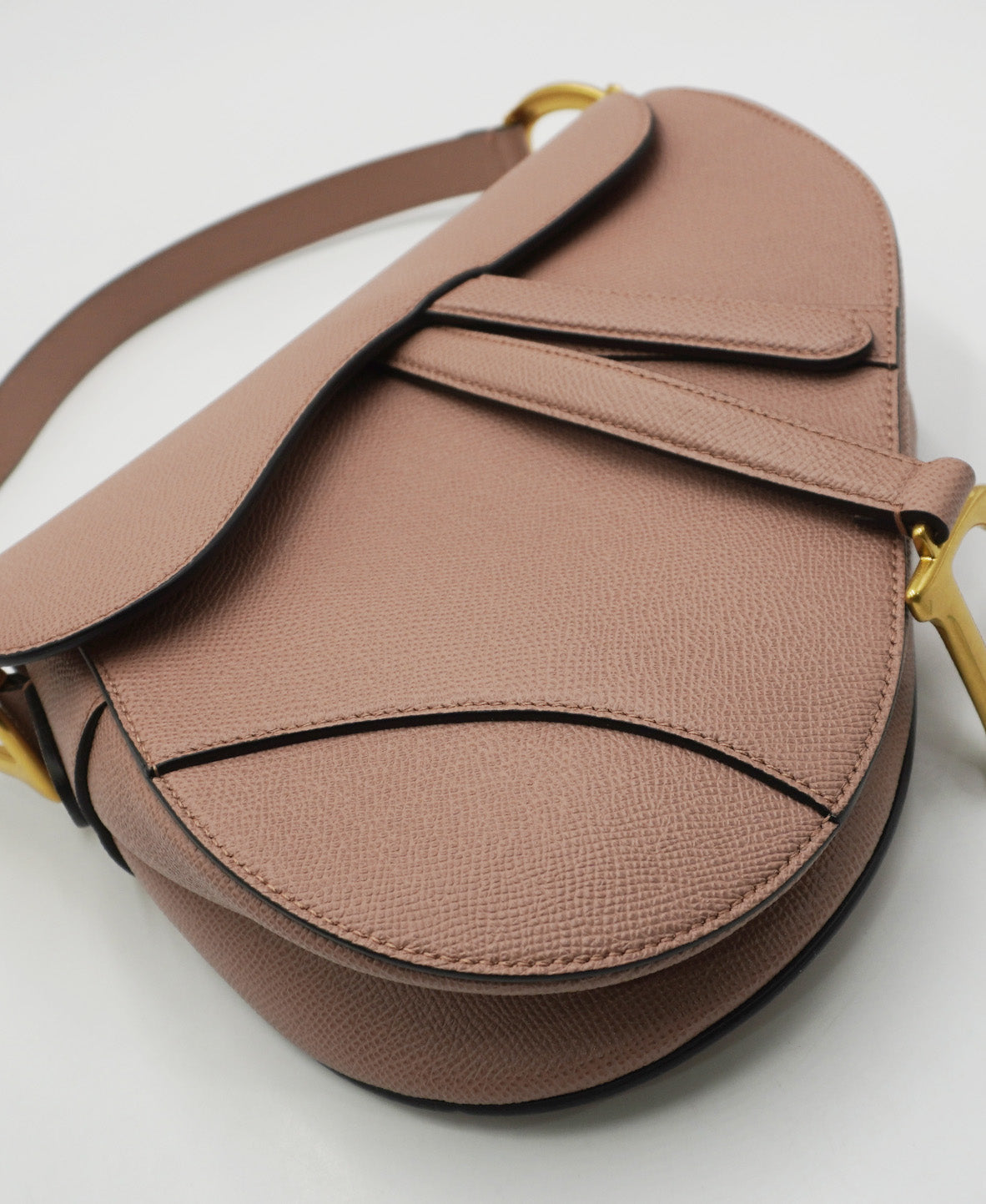 Medium Saddle Grained Calfskin Shoulder Bag Dusty Pink