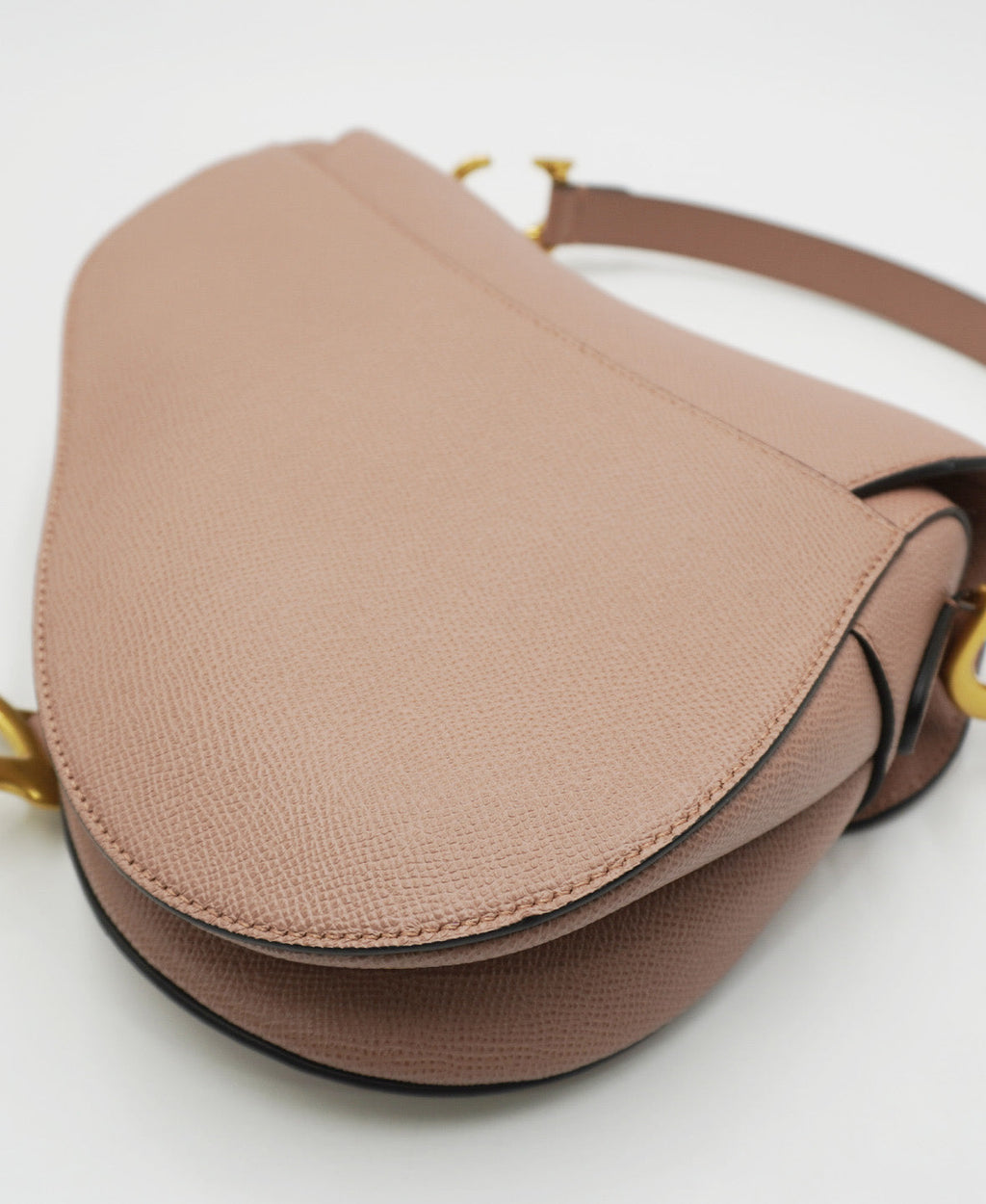 Medium Saddle Grained Calfskin Shoulder Bag Dusty Pink